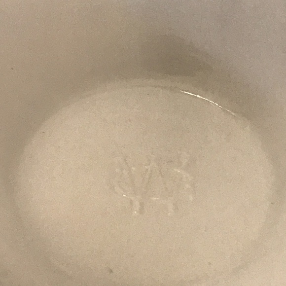 Westmoreland vintage grape pattern drinking glass and two unmarked ashtrays - Picture 4 of 11